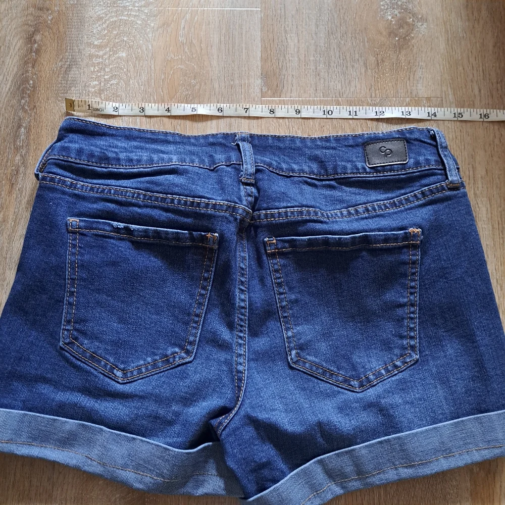 Celebrity Pink Runaway Blue Denim Distressed Shorts Cuffs Women's Size 5 / 27